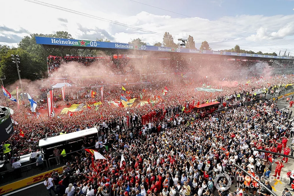 Tifosi on the track 