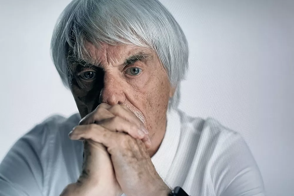 "Lucky" muestra al ex patr&oacute;n de la F1 Bernie Ecclestone como nunca antes le hab&iacute;as visto