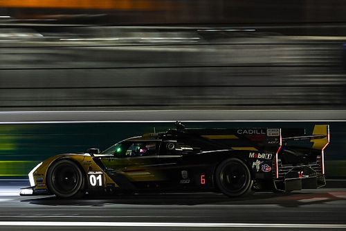 Daytona | 18a Ora: Cadillac-Acura, che duello! Volano le Mercedes
