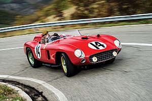 Un Ferrari 290 MM de Fangio subastado por 22 millones de dólares