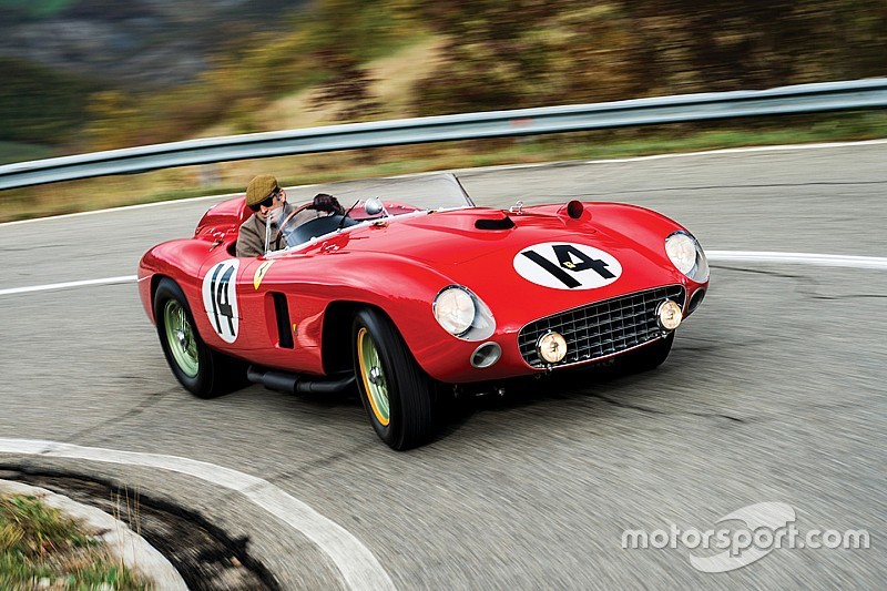Un Ferrari 290 MM de Fangio subastado por 22 millones de dólares