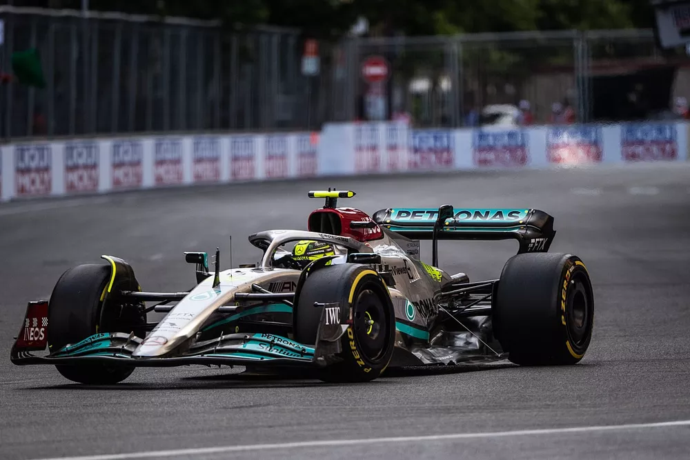 Lewis Hamilton, Mercedes W13