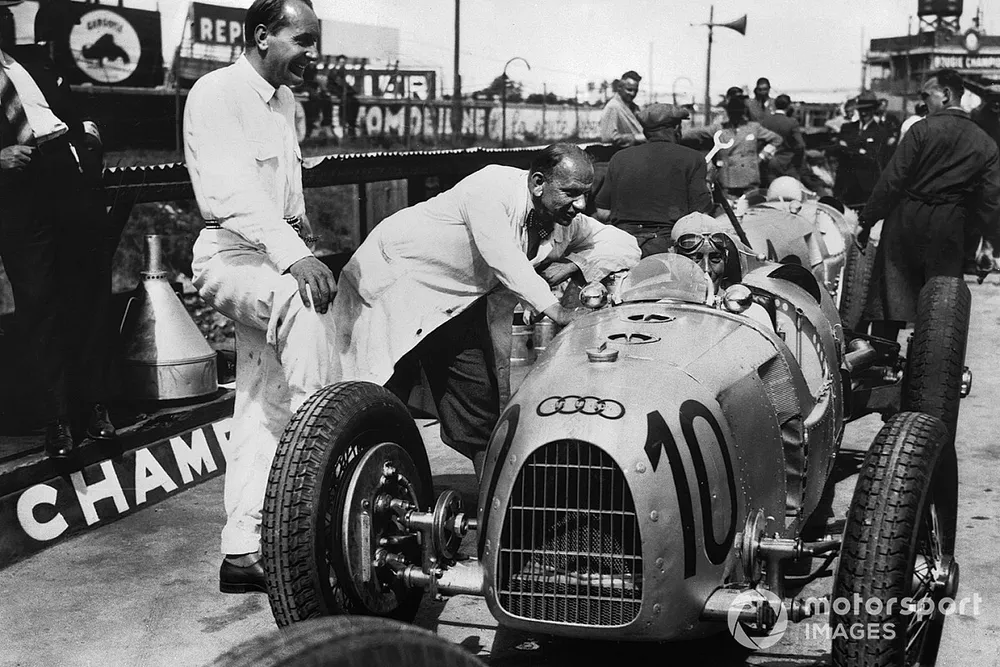 Hans Stuck stands by Hermann zu Leiningen's Auto Union B-type