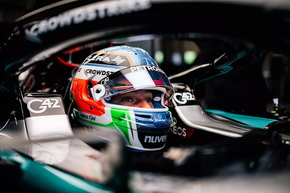 Andrea Kimi Antonelli au volant de la Mercedes W12