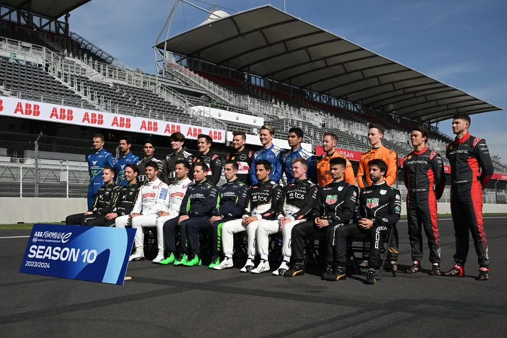 Formula E 2024 driver line up group photo