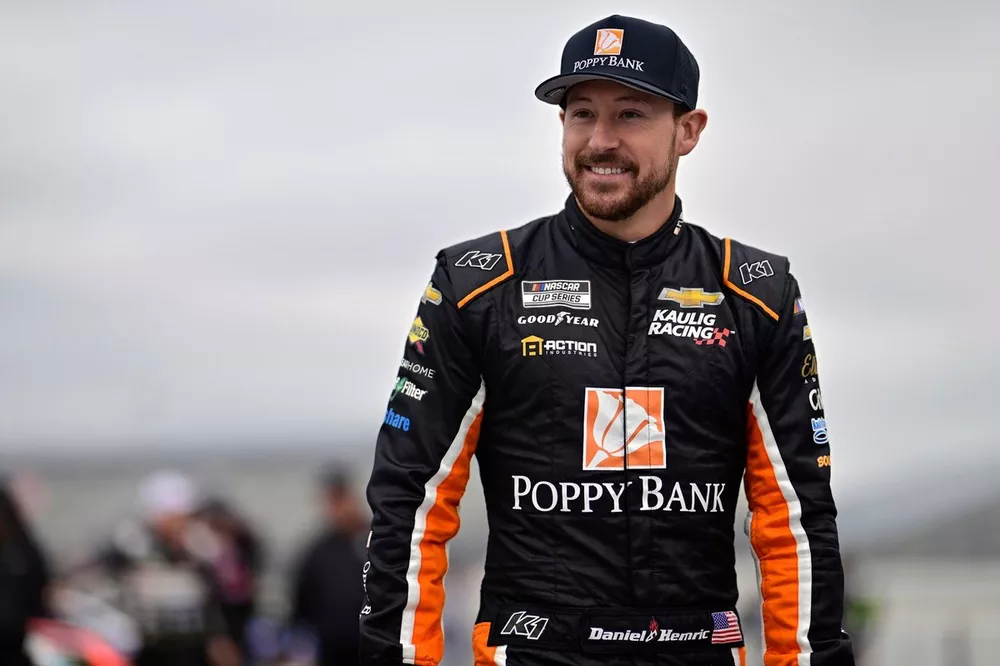 Daniel Hemric, Kaulig Racing, Poppy Bank Chevrolet Camaro