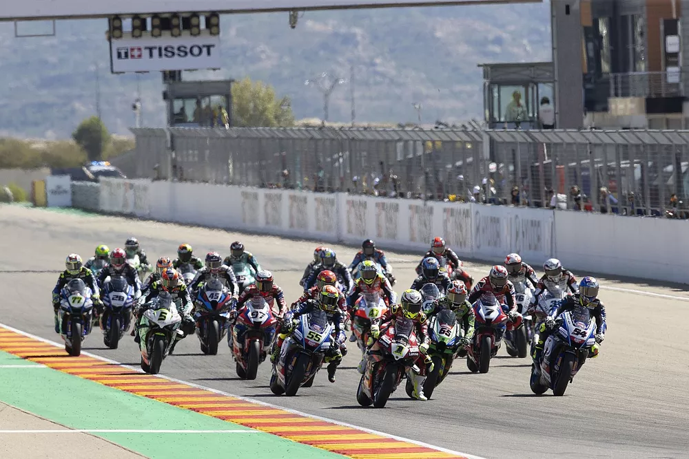 La partenza di Gara 2, Alvaro Bautista, Aruba.it Racing Ducati, Jonathan Rea, Kawasaki Racing Team WSBK, Toprak Razgatlioglu, Pata Yamaha WorldSBK, Andrea Locatelli, Pata Yamaha WorldSBK