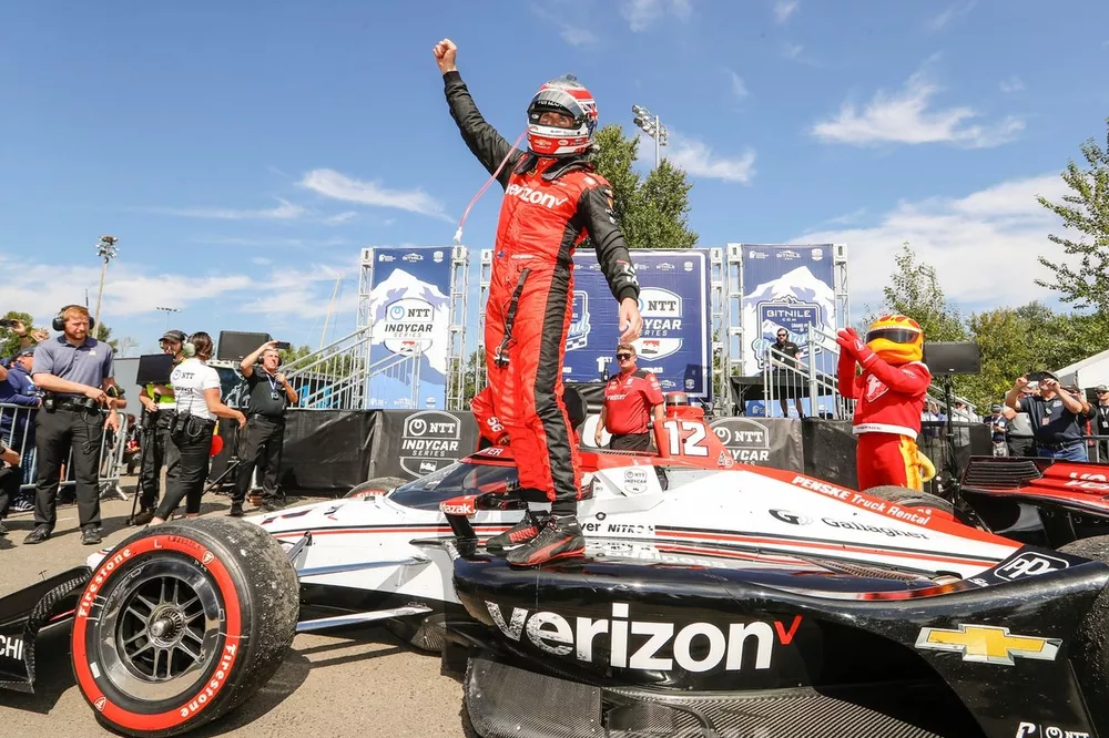Will Power, Team Penske Chevrolet celebrates in victory lane