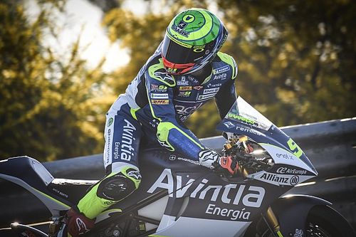 Granado gana, pero el título de MotoE sigue en el aire