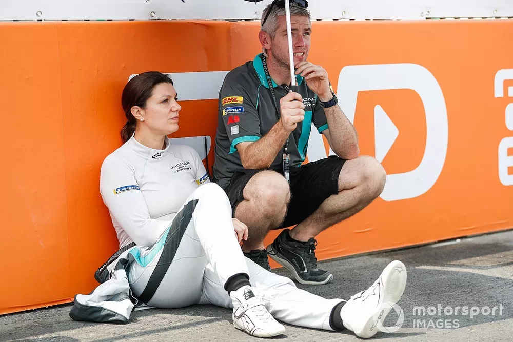 Katherine Legge, Rahal Letterman Lanigan Racing, on the grid