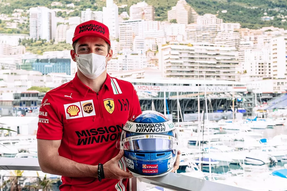 Charles Leclerc, Ferrari con su nuevo casco en M&oacute;naco