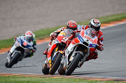 Marquez sprona Lorenzo: "Vincerà una gara quest'anno"
