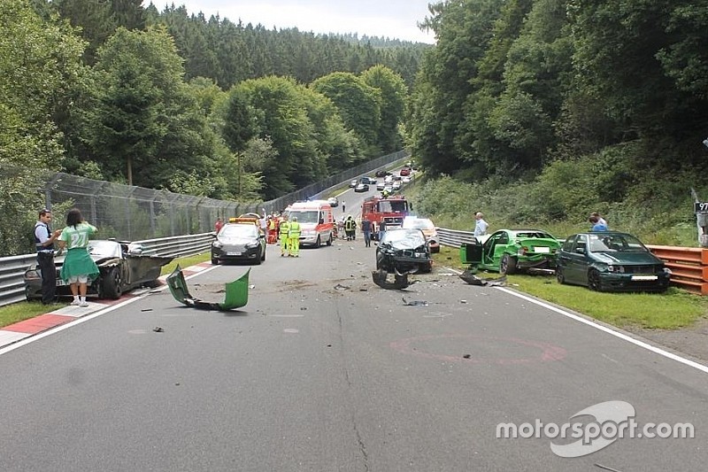 Unfall Motorrad N Rburgring schwerer unfall auf der n 252 rburgring nordschleife mit 10 Unfall Motorrad N Rburgring schwerer unfall auf der n 252 rburgring nordschleife mit 10