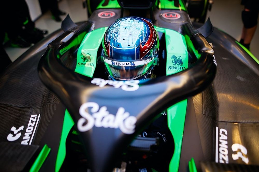 Zhou Guanyu, Stake F1 Team KICK Sauber, in the cockpit