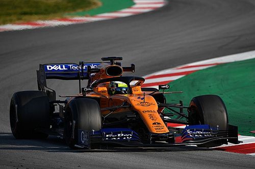 McLaren lidera la jornada y sufre problemas ante la mirada de Alonso