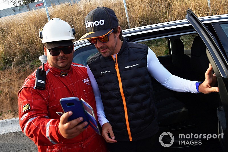 Alonsónak nem hiányzik az F1, az Ausztrál GP-t is ismétlésről nézi csak vissza