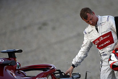 Raikkonen repairs own Alfa Romeo F1 seat