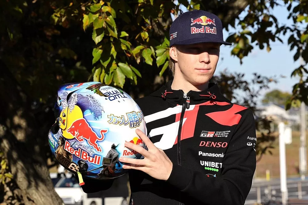 Il casco di Kalle Rovanpera, Toyota Gazoo Racing WRT 