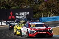 Stock Car: Nelsinho Piquet vence duelo com Di Mauro e fatura corrida no Velocitta