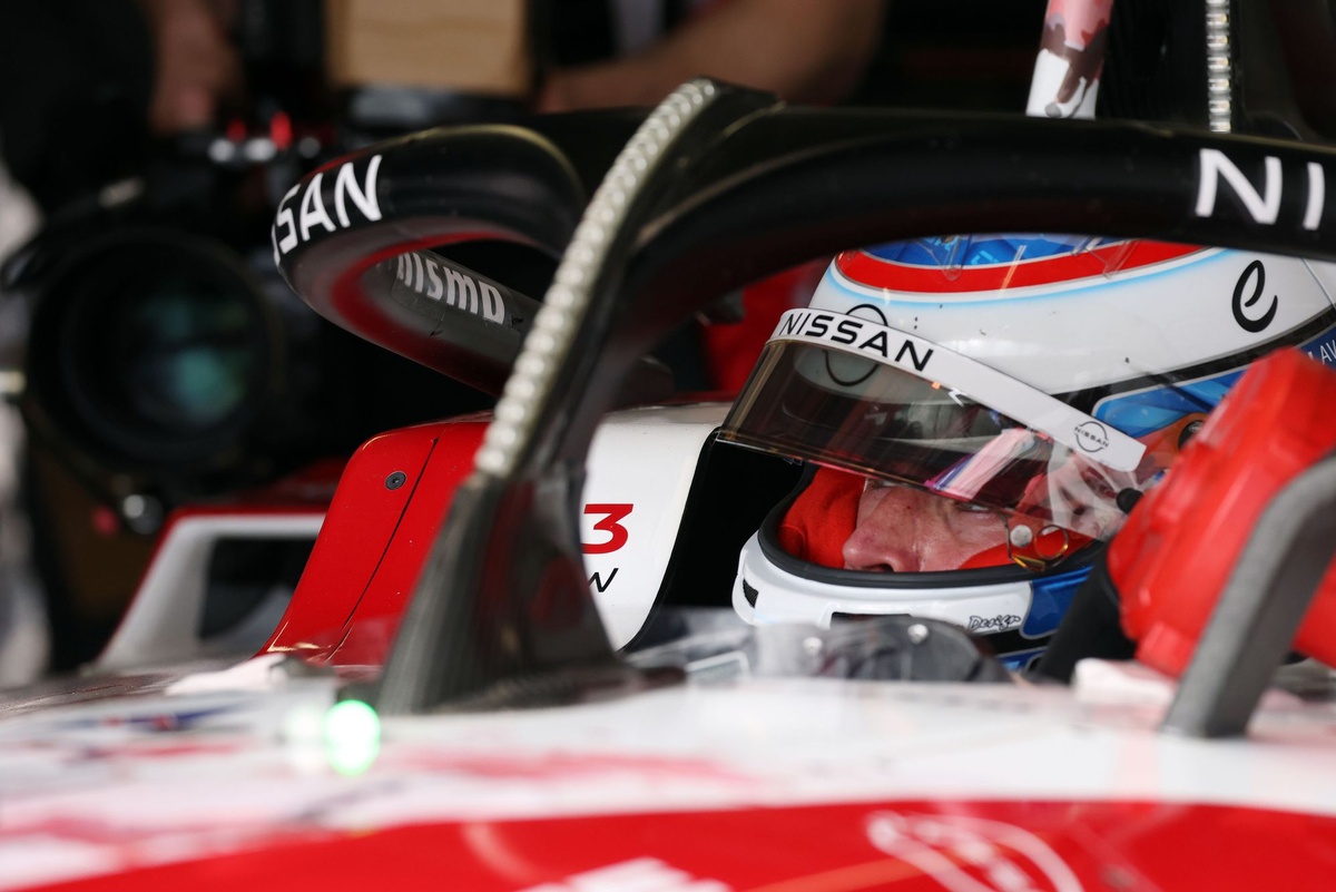 "Elektryczne" wsparcie Lindblada