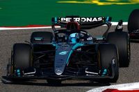 Russell: Mercedes "no se deja llevar" por el ritmo de Bahréin
