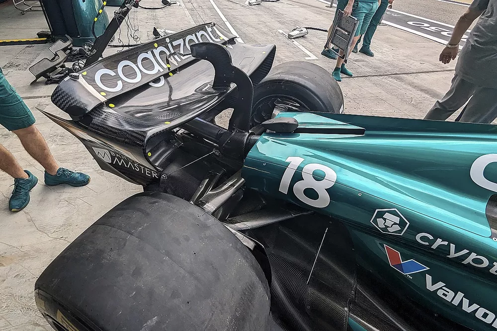 Aler&oacute;n trasero del Aston Martin AMR23