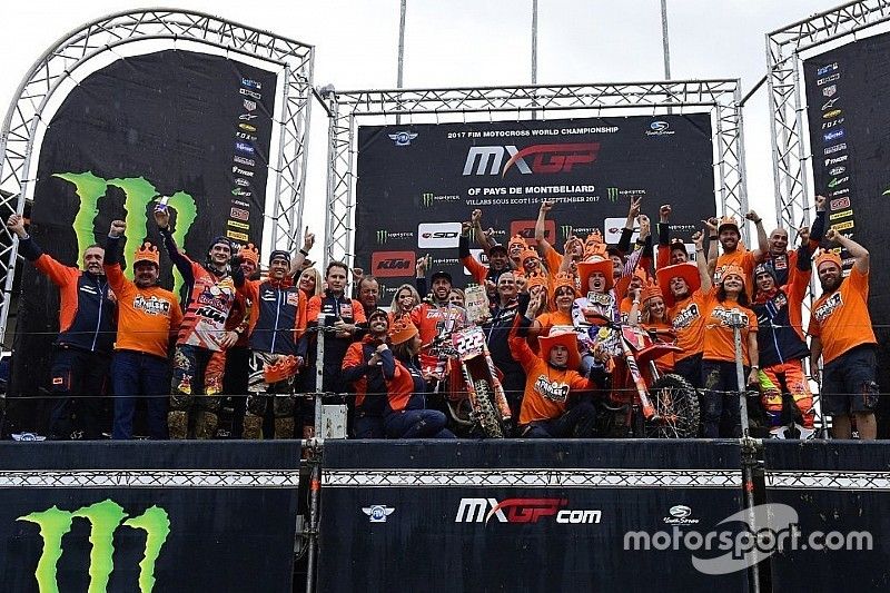 Celebración del doblete de KTM en MXGP y MX2