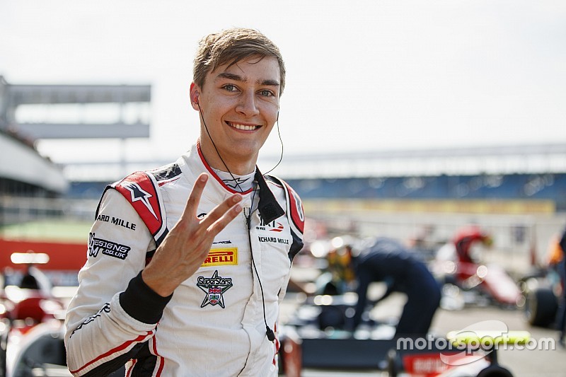 Russell toma su tercera pole consecutiva