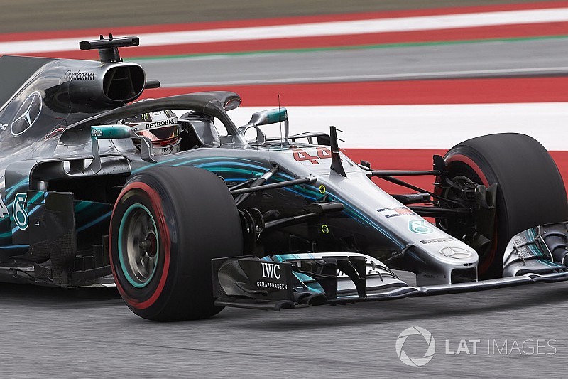 Mercedes justifica su error en la estrategia de Hamilton