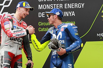 Rossi's Ducati "more complicated" than my GP18 - Lorenzo