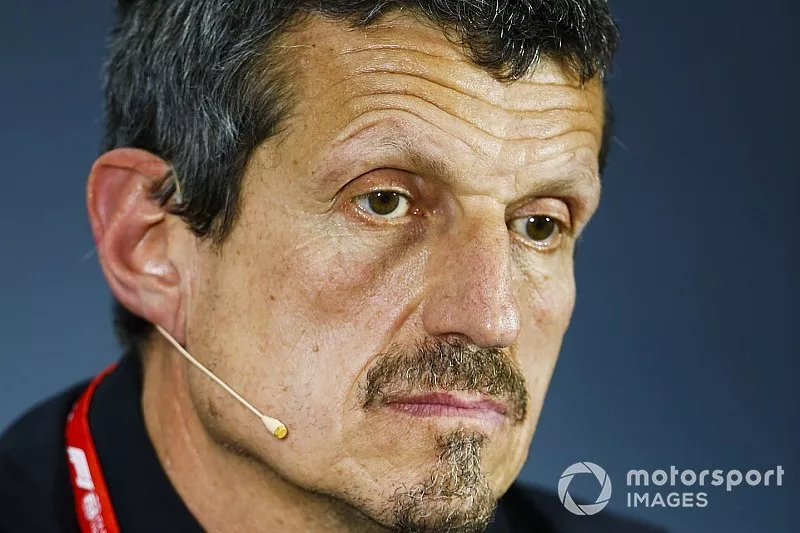 Guenther Steiner, team principal de Haas F1, lors de la conf&eacute;rence de presse des responsables d'&eacute;quipes
