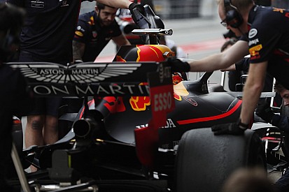 A Red Bull a Ferrarival küzdene meg a bajnoki címért: a Mercedes egyelőre mögöttük