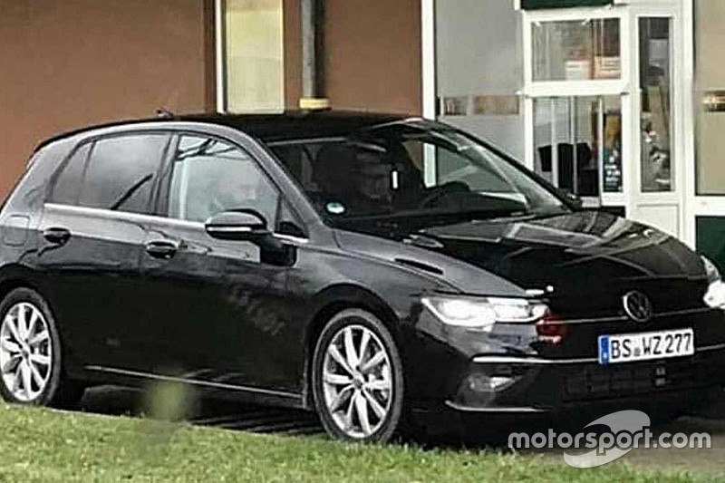 Volkswagen Golf VIII зловили без камуфляжу