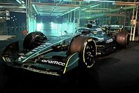 Aston Martin pokazał AMR22