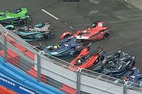  V&iacute;deo: el extra&ntilde;o accidente m&uacute;ltiple de la F&oacute;rmula E en Se&uacute;l