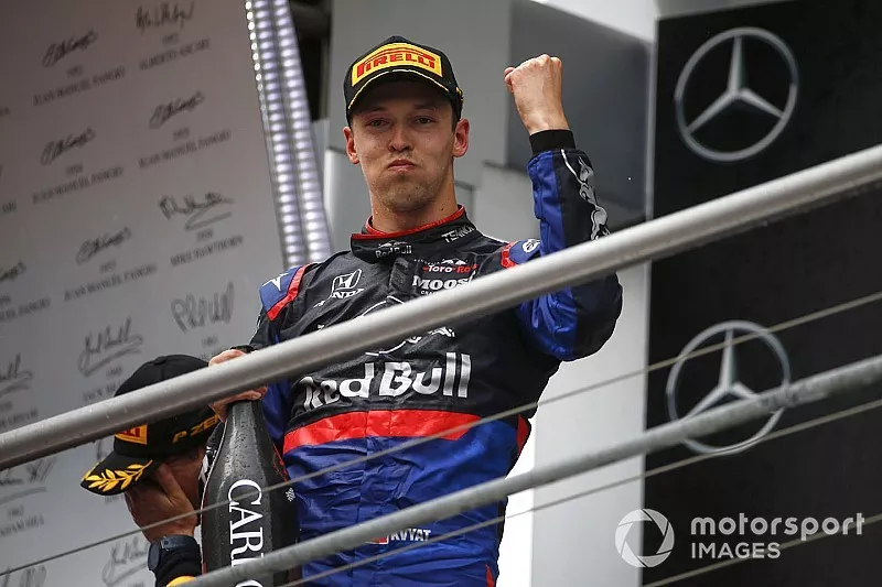 Podio: tercer lugar Daniil Kvyat, Toro Rosso