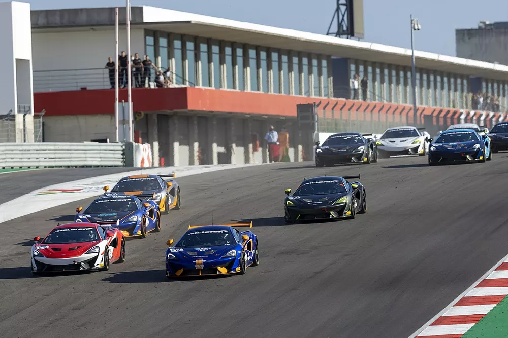 Pure McLaren GT4