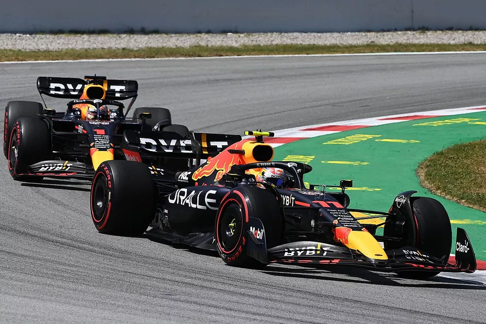 Sergio P&eacute;rez, Red Bull Racing RB18, Max Verstappen, Red Bull Racing RB18 