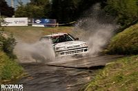 Luty i Celiński na czele, stawka z problemami