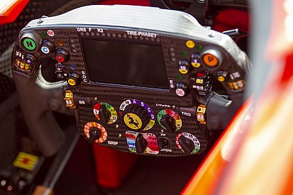 Ragyás Ferrari-kormány, másoló Red Bull – technikai galéria Spából