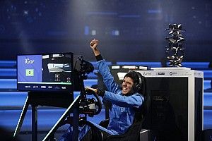 Igor Fraga, piloto de F4, campe&oacute;n del McLaren Shadow Project