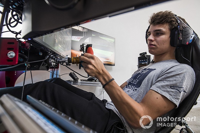 Norris over simrace met Verstappen: “Kan zeker van hem leren”