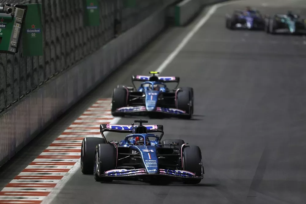 Esteban Ocon, Alpine A523, Pierre Gasly, Alpine A523