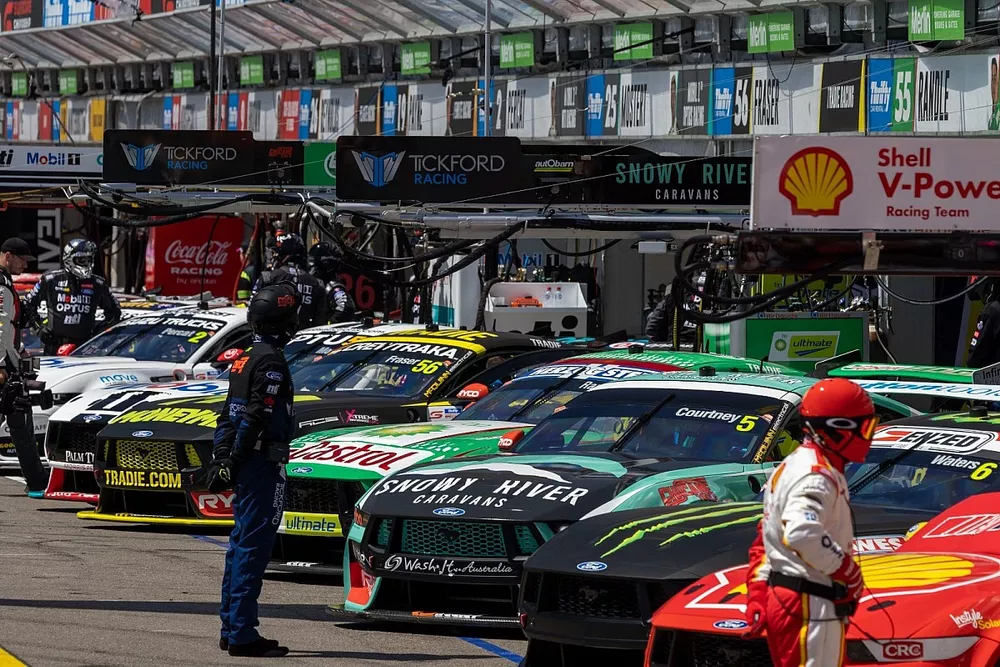 Team_Tickford-EV-01-23-MH2_1854