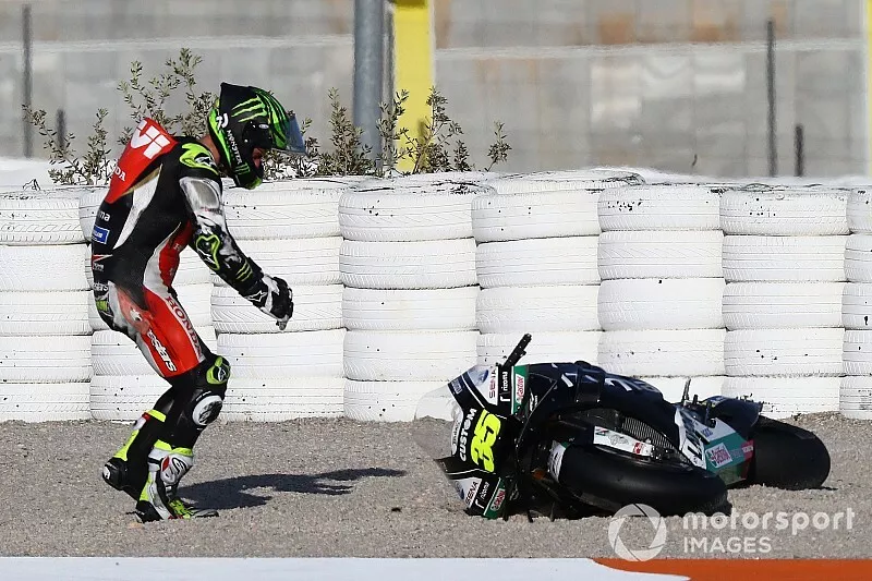 Cal Crutchlow, Team LCR Honda después de la caída