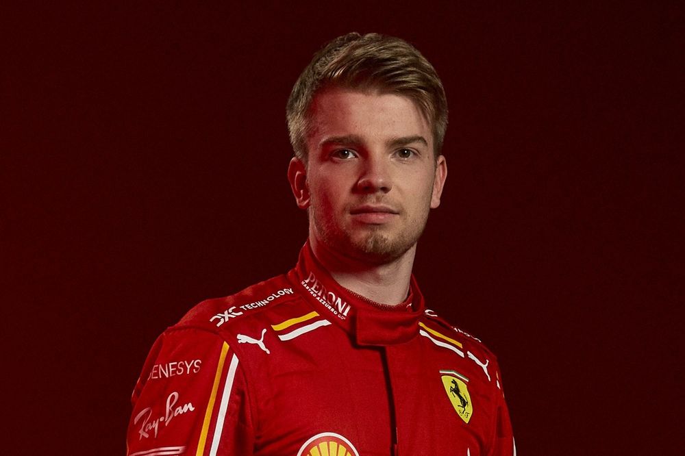 Robert Shwartzman, Ferrari