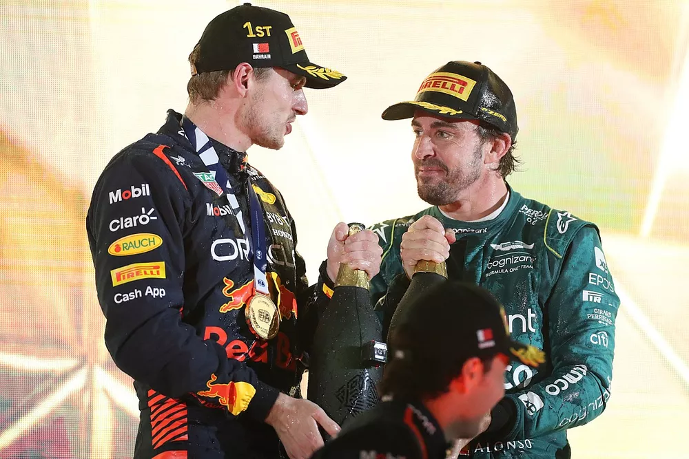 Podium : le vainqueur Max Verstappen, Red Bull Racing, troisi&egrave;me place Fernando Alonso, Aston Martin Racing