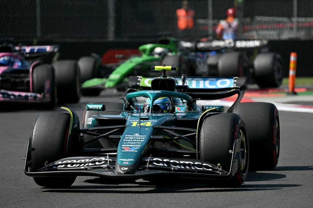 Aston Martin F1 Colabora con 'Toy Story' de Pixar para una Colección de Merchandising de Edición Limitada