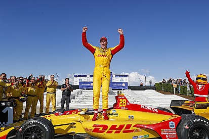 Hunter-Reay rompe il digiuno e trionfa a Detroit davanti a Power