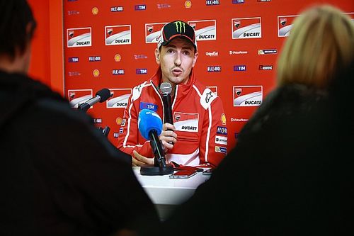 Lorenzo: &ldquo;La Ducati es la moto m&aacute;s completa en mojado&rdquo;